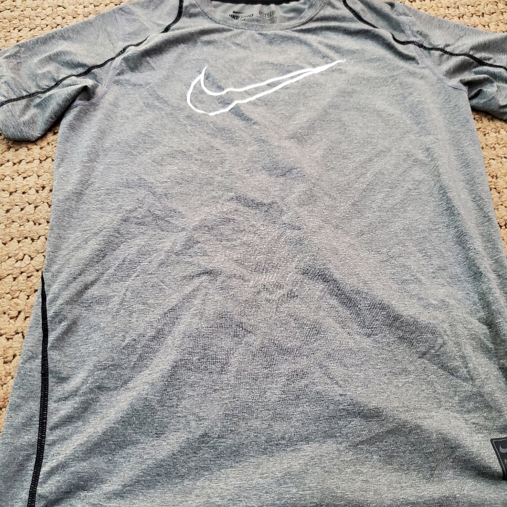 🌞Nike pro fitted short sleeve